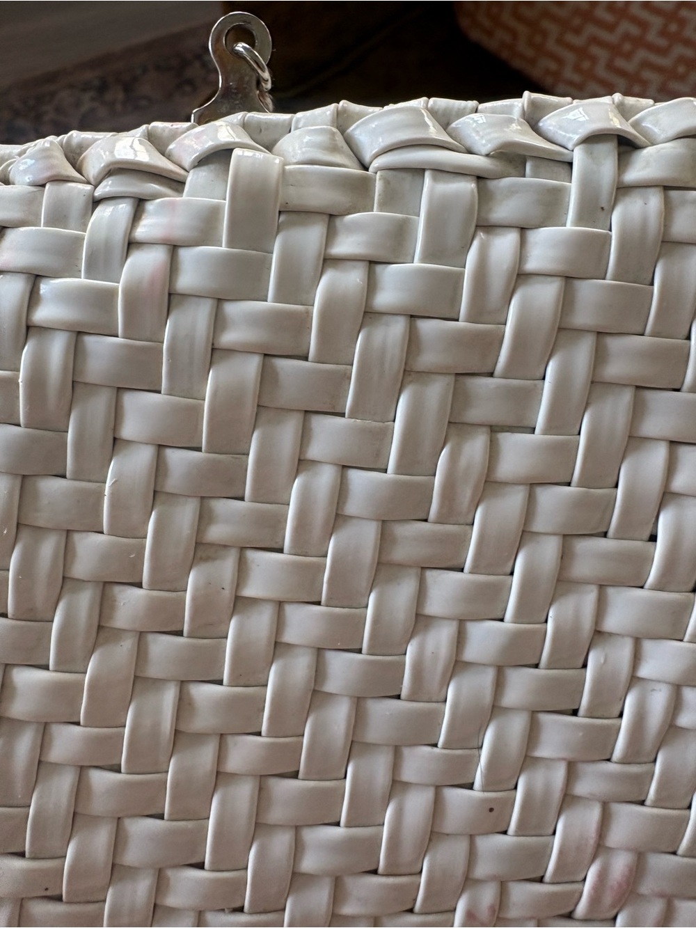 Vintage White Woven Chain Shoulder Bag | Made in Hong Kong | Retro crossbody - Picture 9 of 9